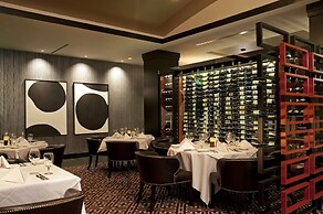 Amway Grand Plaza, Curio Collection by Hilton