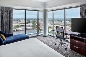 Amway Grand Plaza, Curio Collection by Hilton
