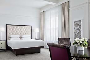 Amway Grand Plaza, Curio Collection by Hilton