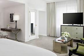 Amway Grand Plaza, Curio Collection by Hilton