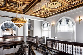 Amway Grand Plaza, Curio Collection by Hilton