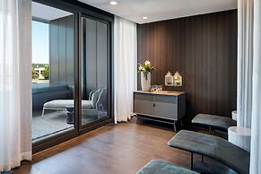 Amway Grand Plaza, Curio Collection by Hilton