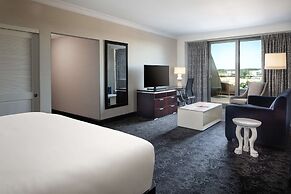 Amway Grand Plaza, Curio Collection by Hilton