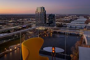 Amway Grand Plaza, Curio Collection by Hilton