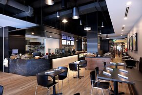 Amway Grand Plaza, Curio Collection by Hilton