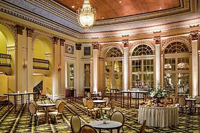 Amway Grand Plaza, Curio Collection by Hilton