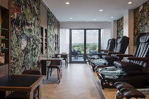 Amway Grand Plaza, Curio Collection by Hilton