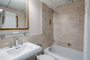 Amway Grand Plaza, Curio Collection by Hilton