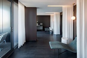 Amway Grand Plaza, Curio Collection by Hilton