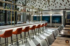 Amway Grand Plaza, Curio Collection by Hilton