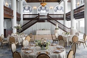 Amway Grand Plaza, Curio Collection by Hilton