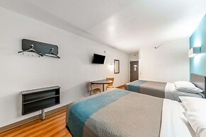 Motel 6 Lewisville, TX - Medical City