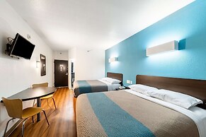 Motel 6 Lewisville, TX - Medical City