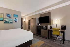 The Hub Middletown Red Bank, BW Signature Collection