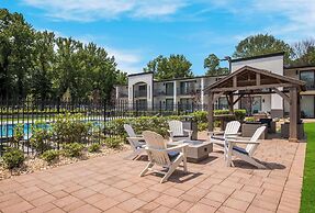 The Hub Middletown Red Bank, BW Signature Collection