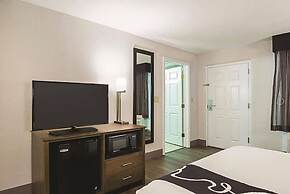 Wingate by Wyndham Galveston Beachfront at the Seawall