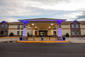 Days Inn & Suites by Wyndham Commerce