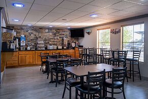 Days Inn & Suites by Wyndham Commerce