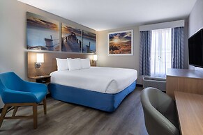 Days Inn & Suites by Wyndham Commerce