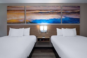 Days Inn & Suites by Wyndham Commerce