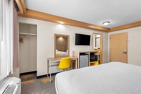 Econo Lodge Woodbridge