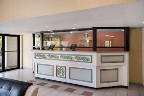 Rodeway Inn At Fort Lee