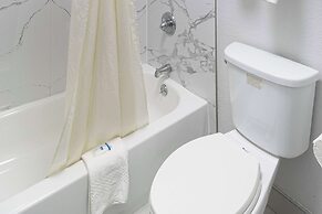 Rodeway Inn At Fort Lee