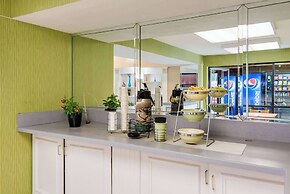 Rodeway Inn At Fort Lee