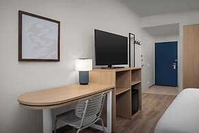 Spark by Hilton Tampa Brandon