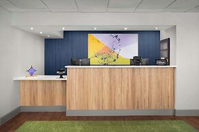 Spark by Hilton Tampa Brandon