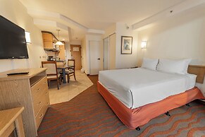 Irazu Hotel & Studios