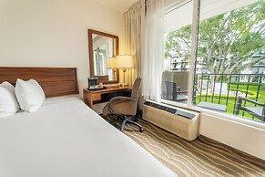 Irazu Hotel & Studios
