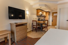 Irazu Hotel & Studios