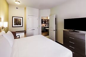 Candlewood Suites Lenexa - Overland Park Area, an IHG Hotel