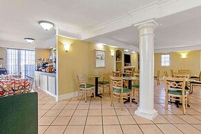 La Quinta Inn by Wyndham Tampa Bay Pinellas Park Clearwater