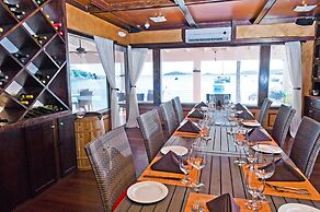 Secret Harbour Beach Resort