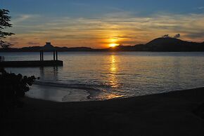 Secret Harbour Beach Resort