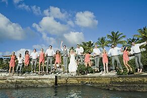 Secret Harbour Beach Resort