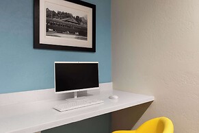 Days Inn by Wyndham Williams