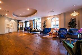 The House Hotel