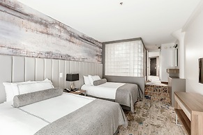Atheneum Suite Hotel