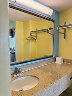 Days Inn by Wyndham Ruther Glen Kings Dominion Area