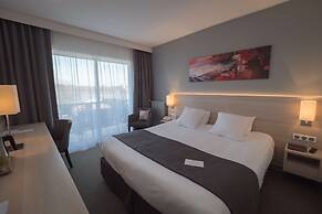 Best Western Plus Hôtel Le Roof