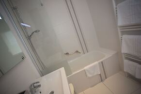 Best Western Plus Hôtel Le Roof