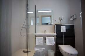 Best Western Plus Hôtel Le Roof