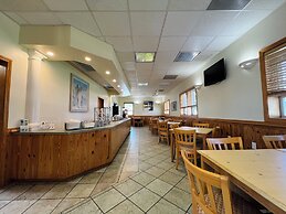 Mariner Inn and Suites