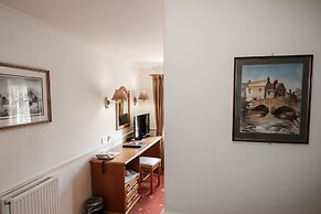 York Pavilion Hotel, Sure Hotel Collection by Best Western