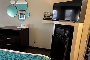 Howard Johnson by Wyndham Houston Heights/Downtown