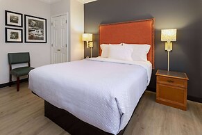 La Quinta Inn and Suites