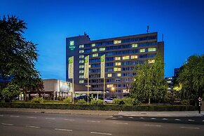 Holiday Inn Eindhoven Centre by IHG